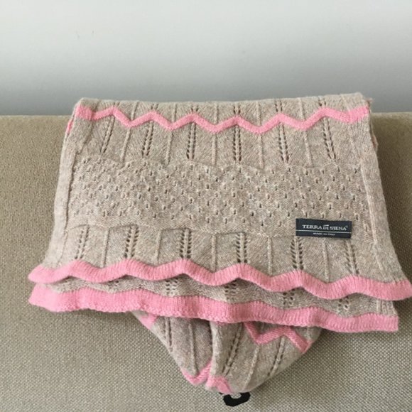 Terra di Siena LUXURIOUS Tan & Pink ZIG-ZAG SCARF - Picture 2 of 5